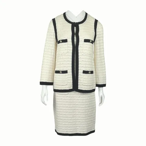 Chanel Ivory Navy Blue 12C Cotton Cashmere Silver CC Button 4 Pocket Cardigan 38 Dress 38 - 1