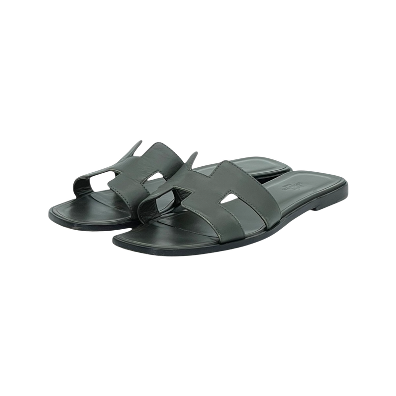 Hermes Anthracite Calfskin Oran Sandals 38.5 - 1