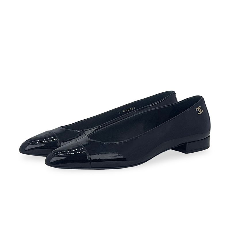 Chanel Black Patent Leather Interlocking CC Ballet Flats 40 - 1