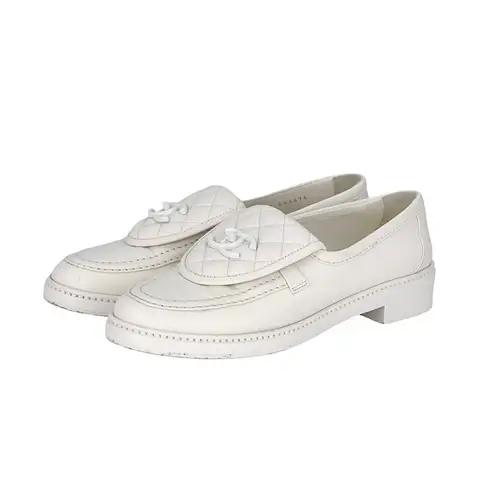 Chanel White Lambskin Quilted CC Turnlock Loafer 39
